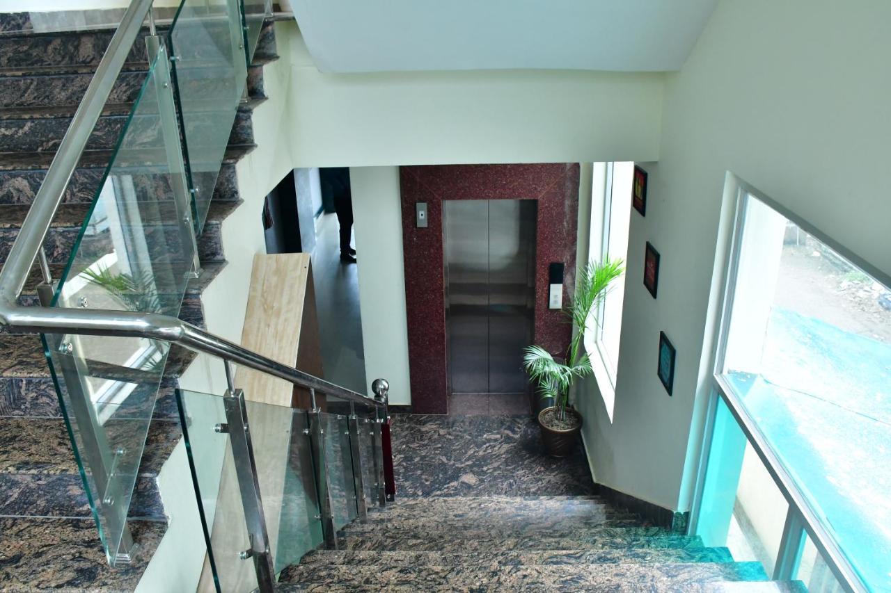 Hotel Yatharth Inn Varanasi Exterior foto