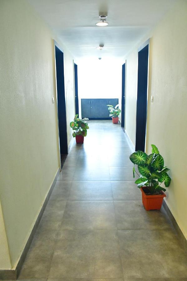 Hotel Yatharth Inn Varanasi Exterior foto