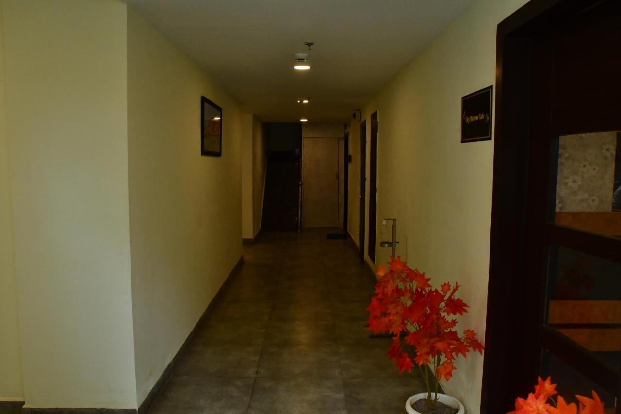 Hotel Yatharth Inn Varanasi Exterior foto