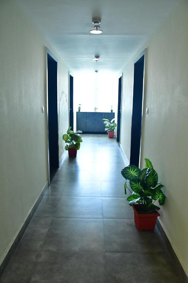 Hotel Yatharth Inn Varanasi Exterior foto