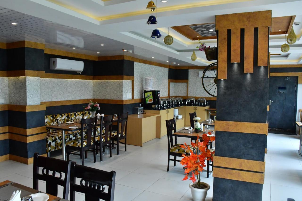 Hotel Yatharth Inn Varanasi Exterior foto